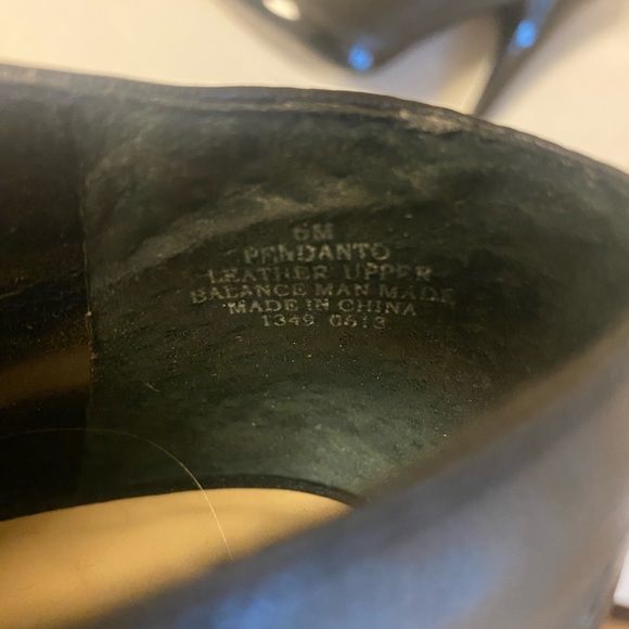 NINE WEST Pendanto Black Leather Bootie Sz 6 (4 1/4” patent heel, 1/2”platform) - Picture 5 of 5